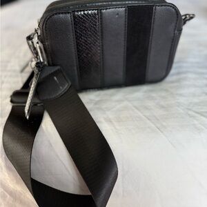 Chinese Laundry Camera Bag